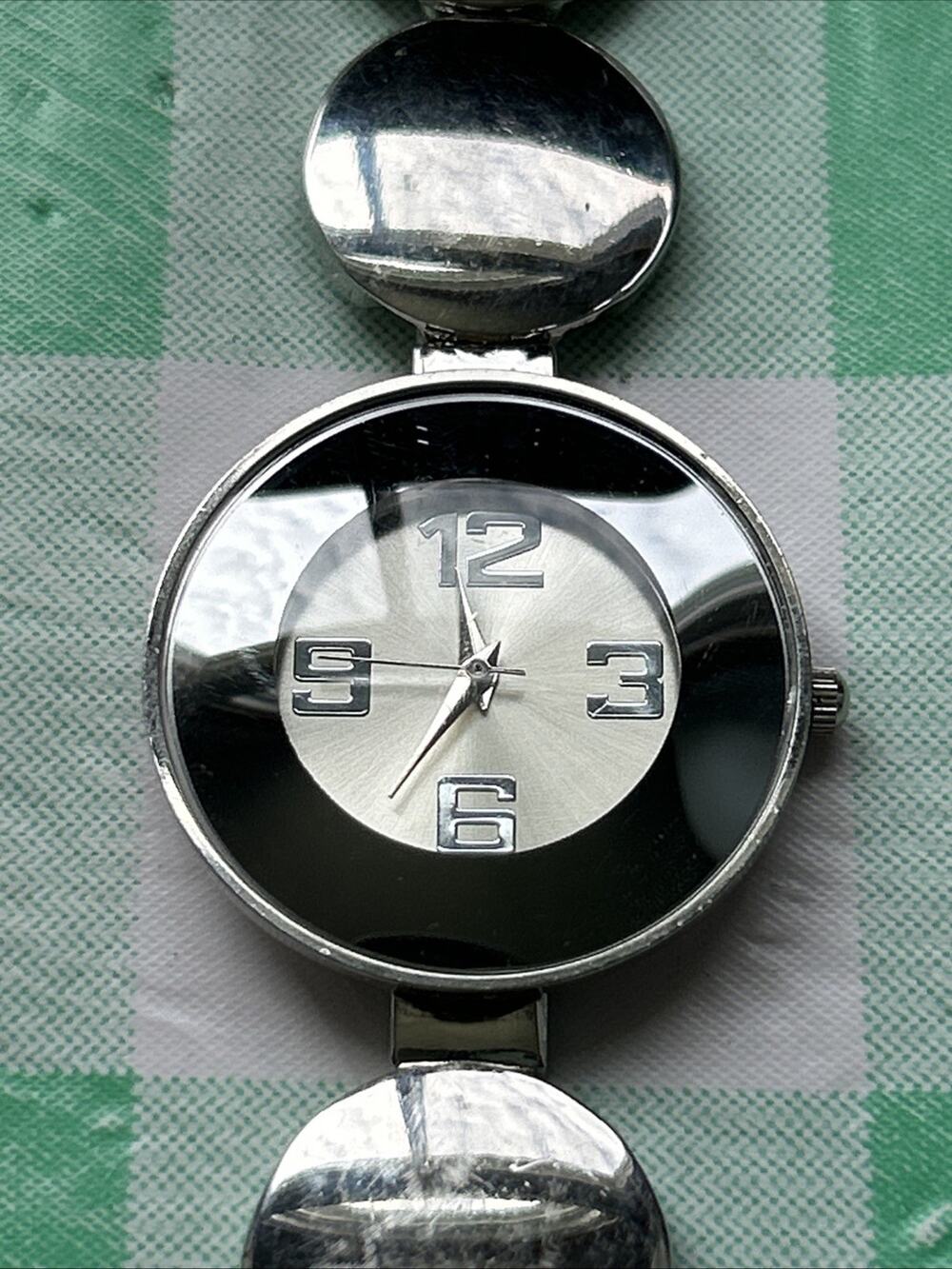 FMD Circle Dial And Band Women’s Quartz Watch